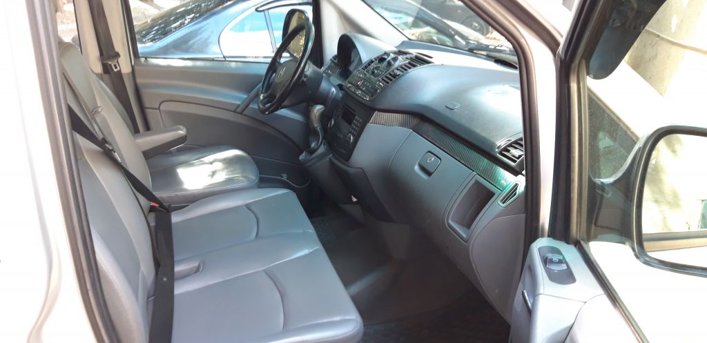 Minivan - MERCEDES-BENZ