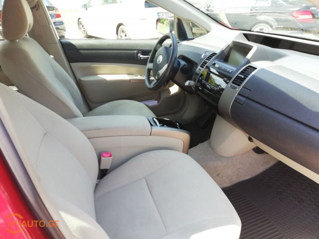 სედანი - TOYOTA