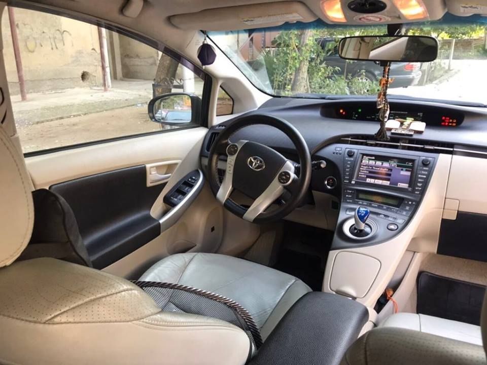 სედანი - TOYOTA