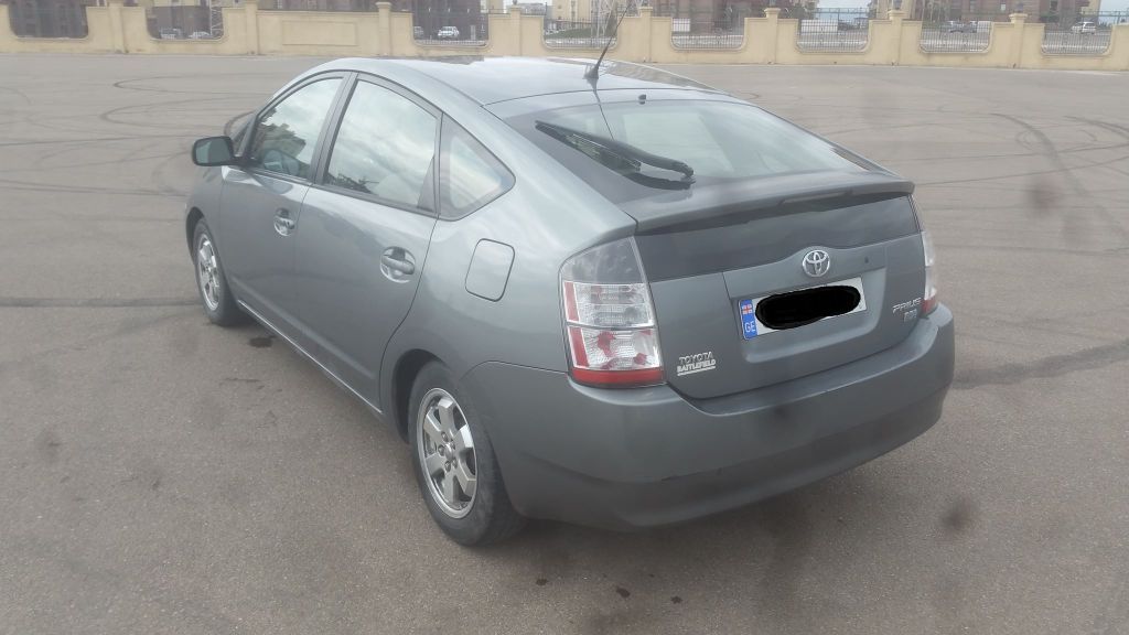 სედანი - TOYOTA