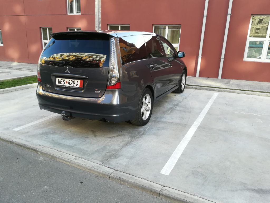 მინივენი - MITSUBISHI