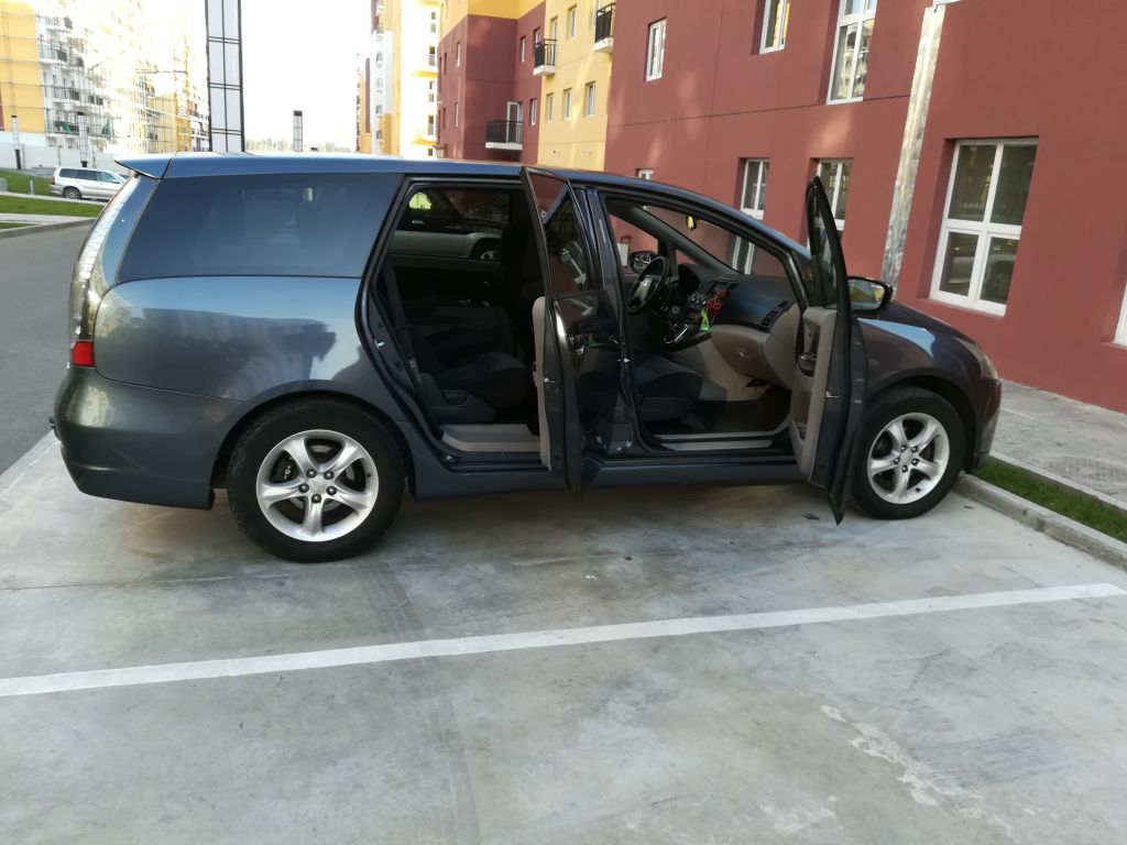 მინივენი - MITSUBISHI