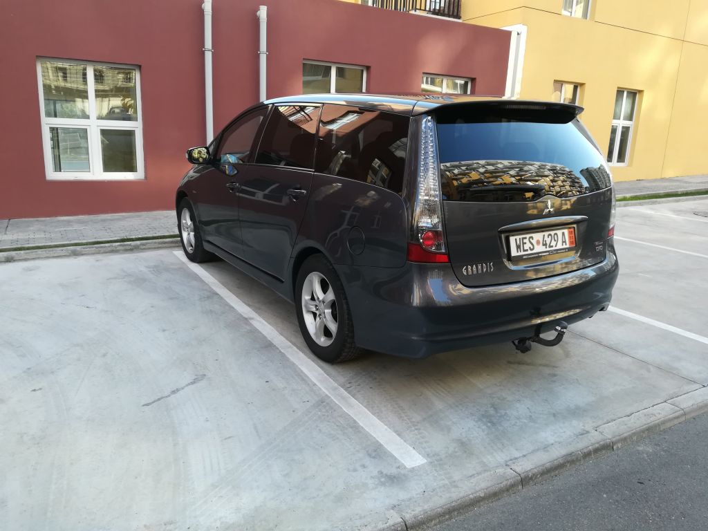 მინივენი - MITSUBISHI