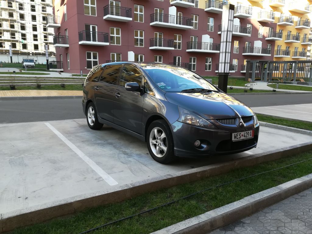 მინივენი - MITSUBISHI