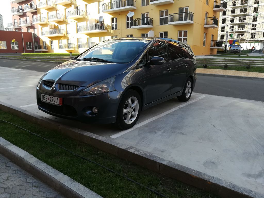მინივენი - MITSUBISHI
