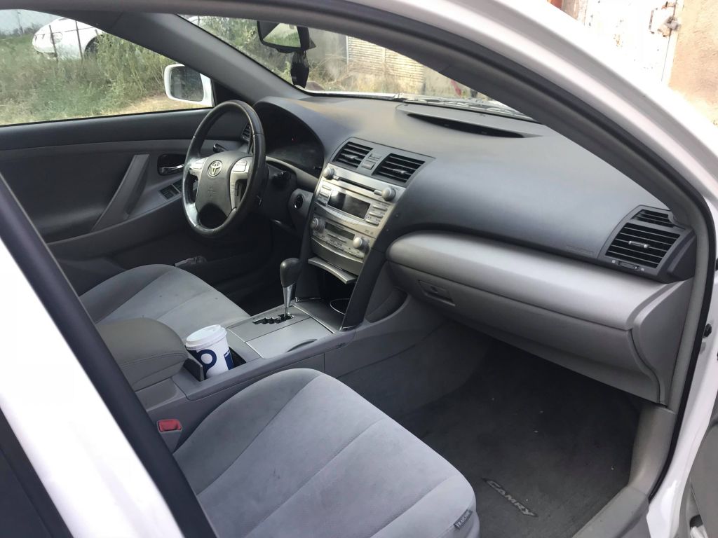 სედანი - TOYOTA