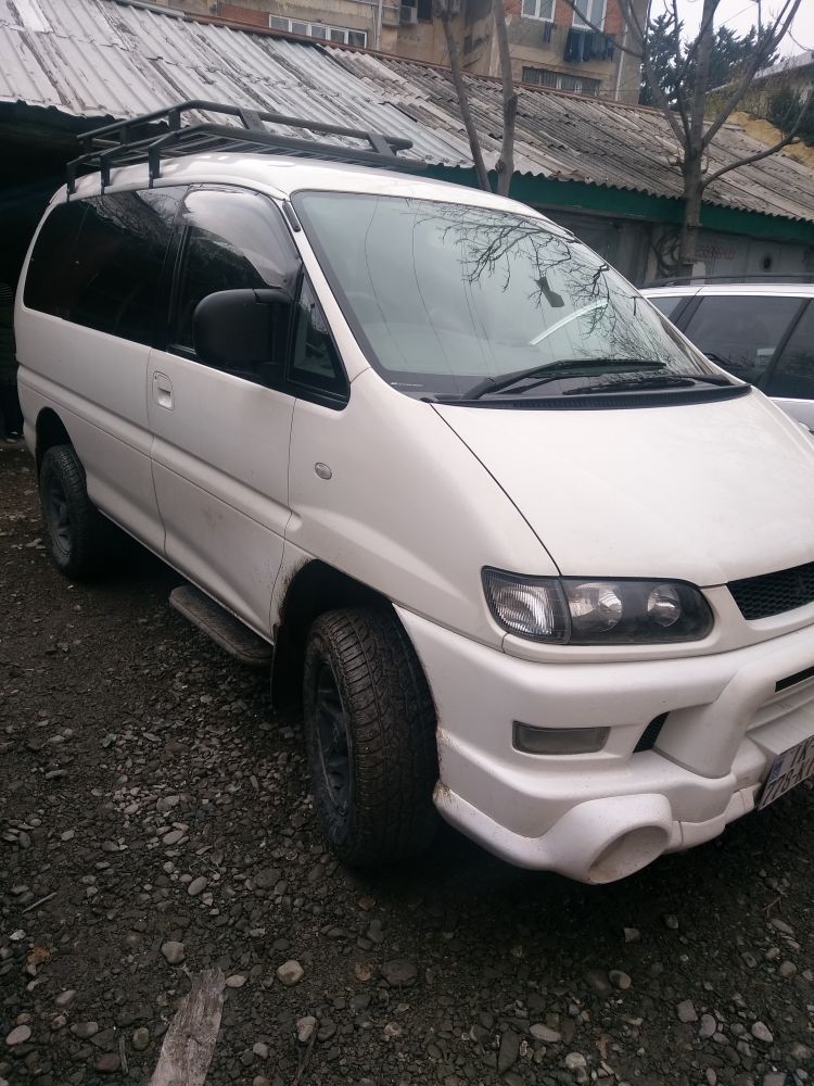 მინივენი - MITSUBISHI