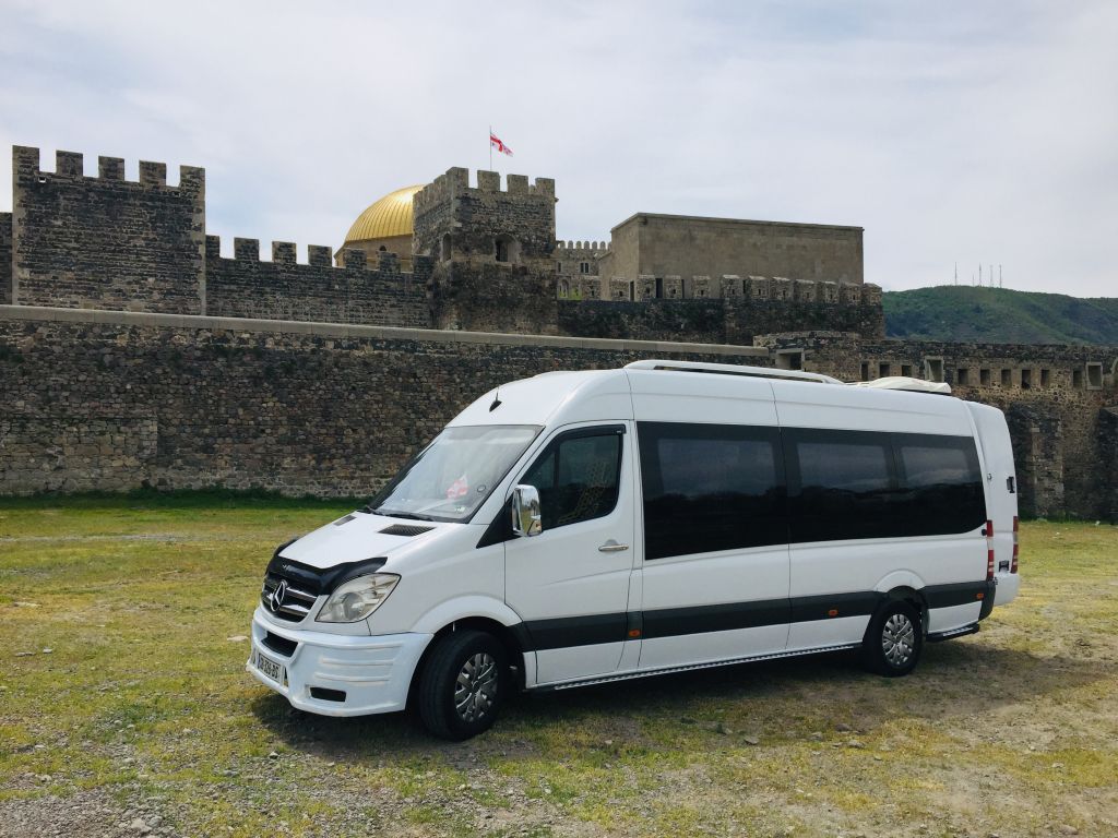 микроавтобус - MERCEDES-BENZ