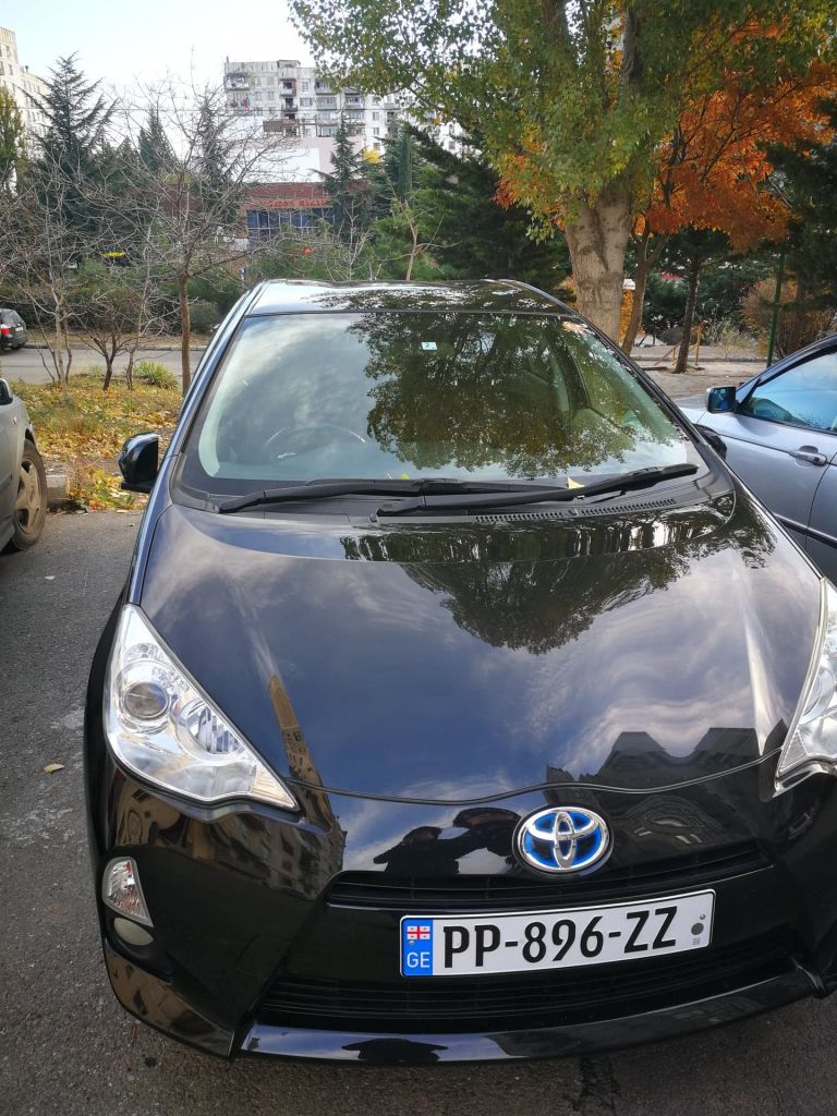 სედანი - TOYOTA