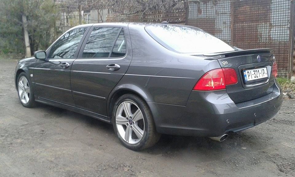 სედანი - SAAB