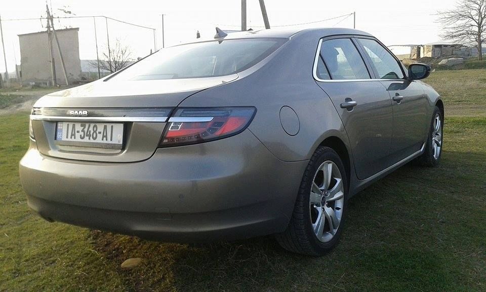 სედანი - SAAB