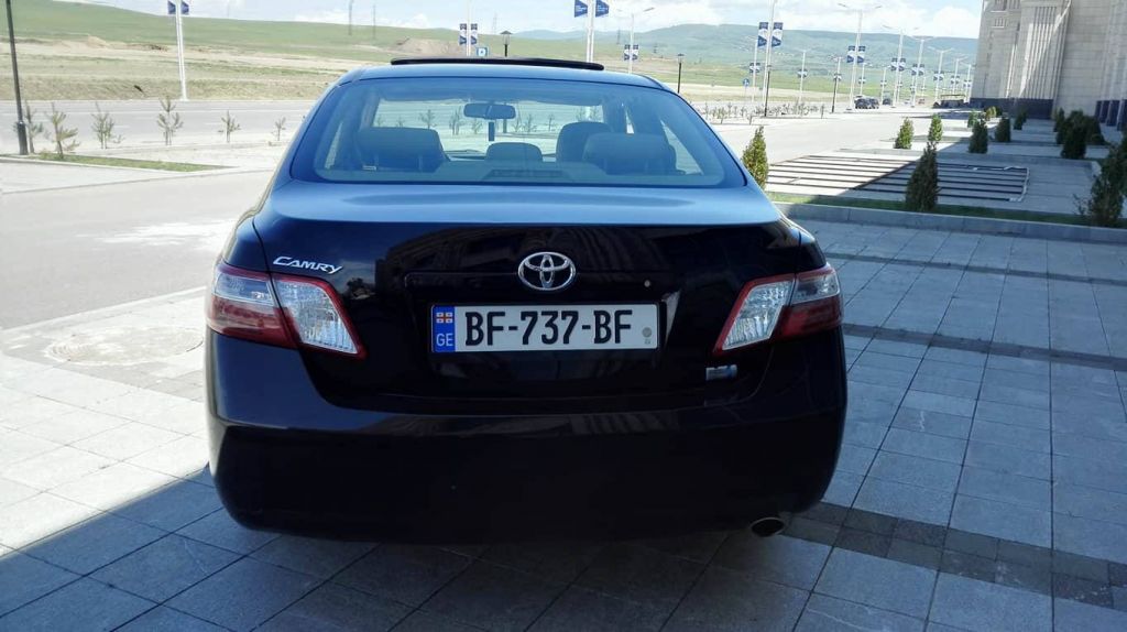 სედანი - TOYOTA