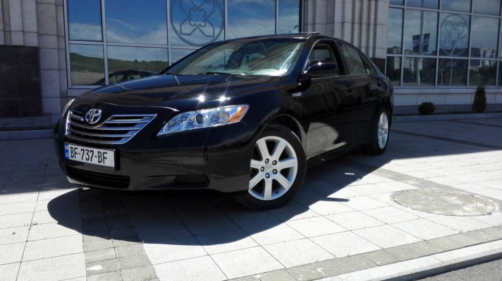 სედანი - TOYOTA