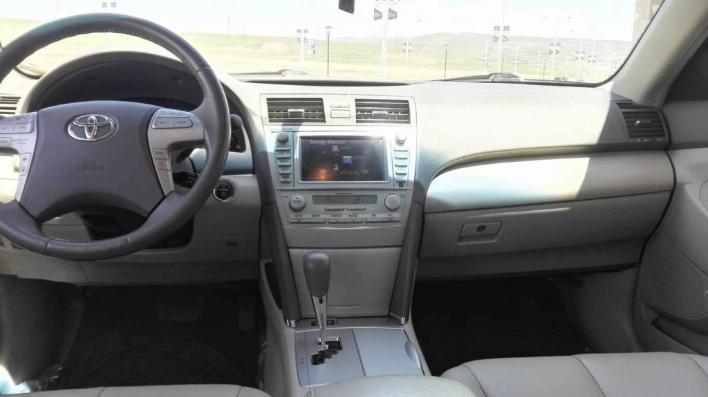 სედანი - TOYOTA