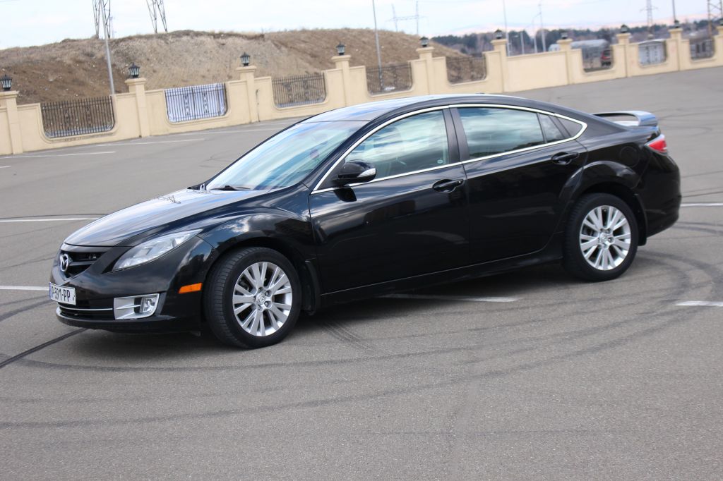 სედანი - MAZDA