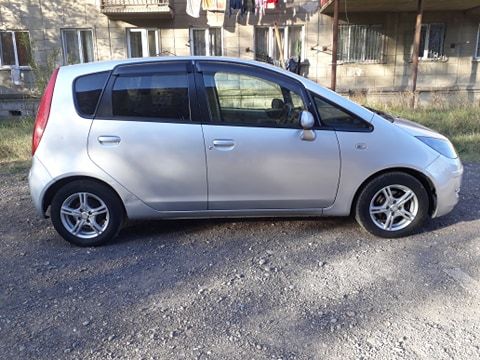 სედანი - MITSUBISHI