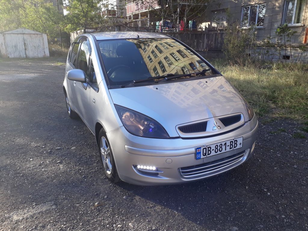 სედანი - MITSUBISHI