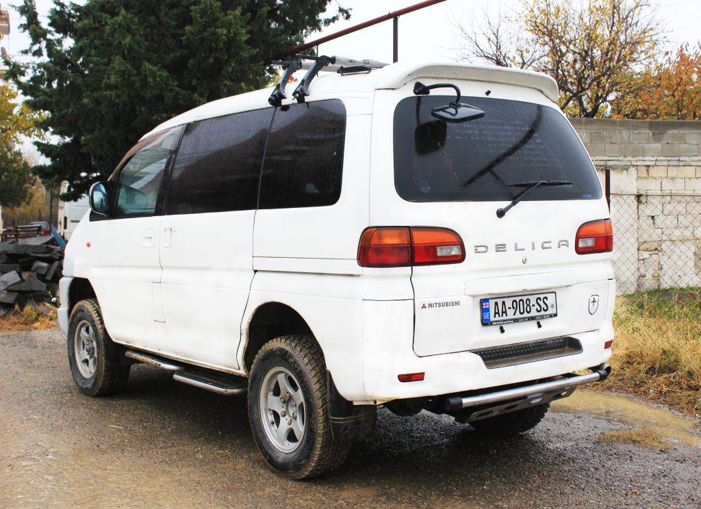 მინივენი - MITSUBISHI