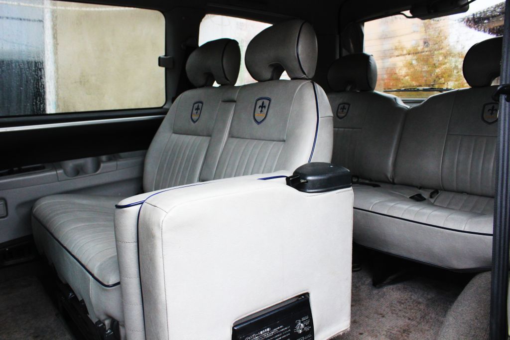 მინივენი - MITSUBISHI