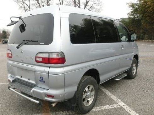 მინივენი - MITSUBISHI