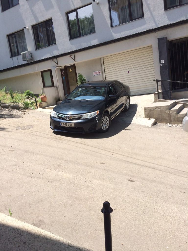 სედანი - TOYOTA