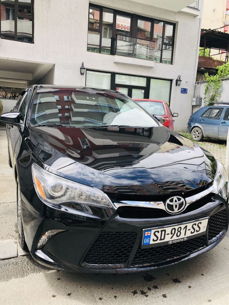 სედანი - TOYOTA