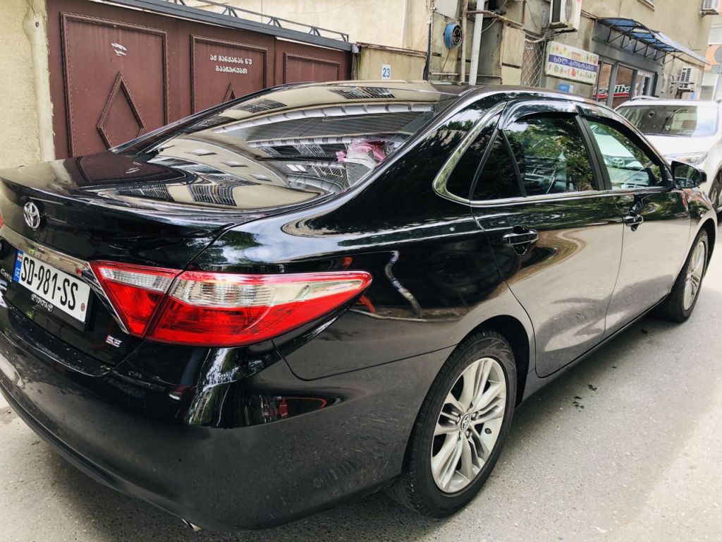 სედანი - TOYOTA