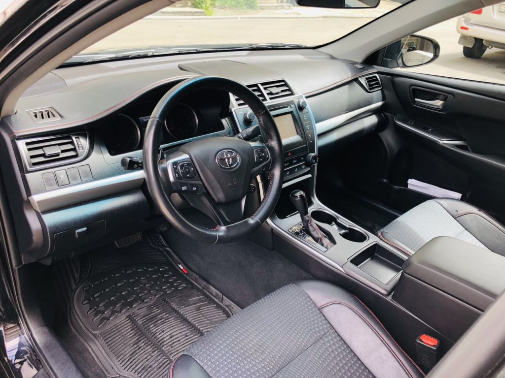 სედანი - TOYOTA