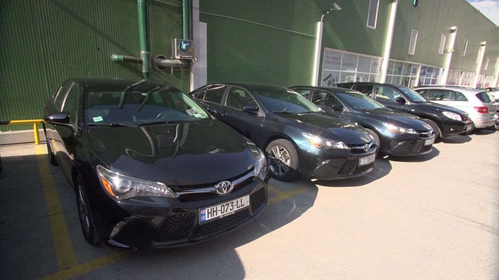 სედანი - TOYOTA