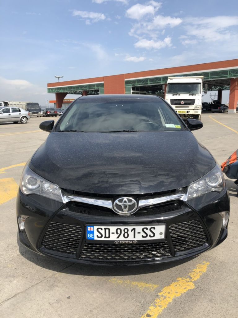 სედანი - TOYOTA