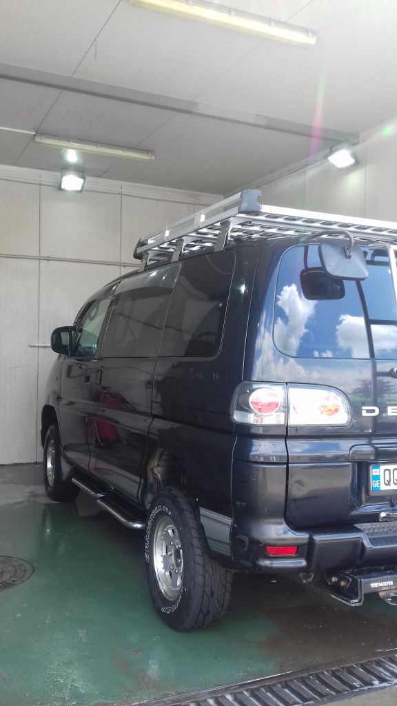 მინივენი - MITSUBISHI