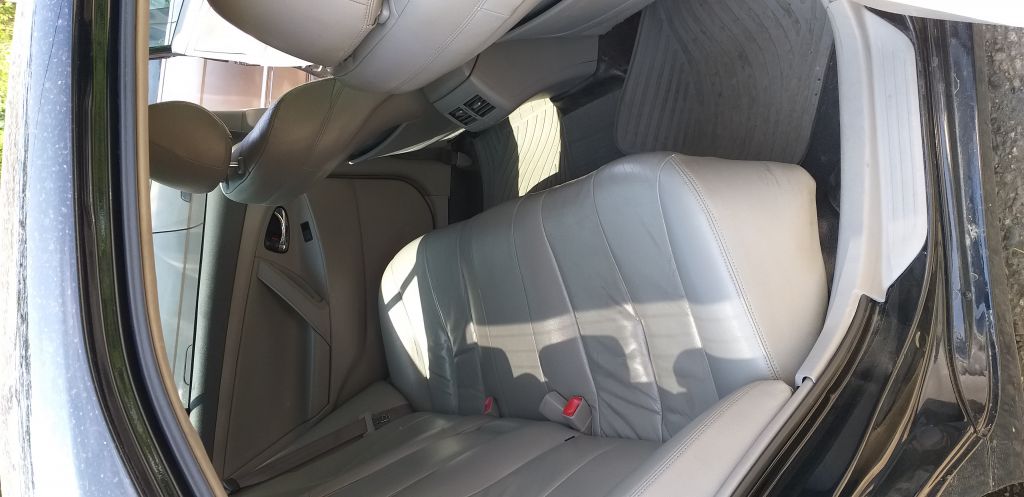 სედანი - TOYOTA