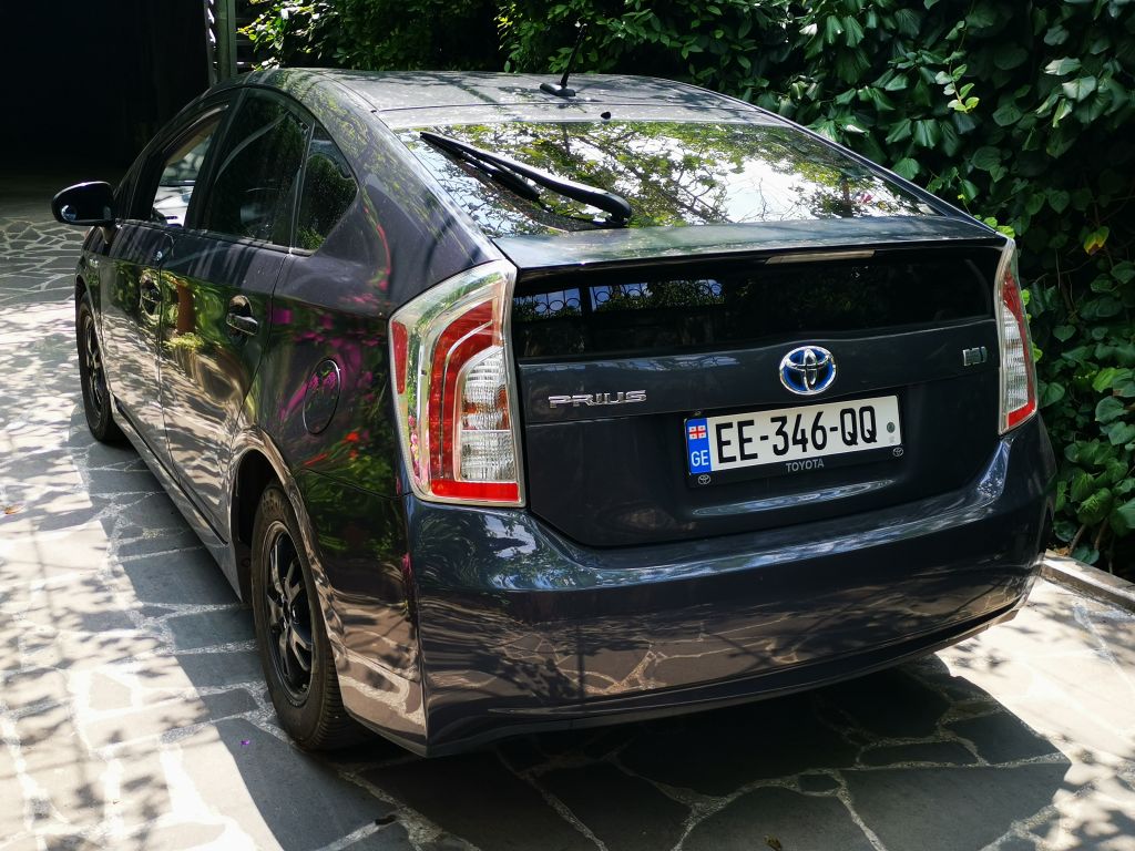 სედანი - TOYOTA