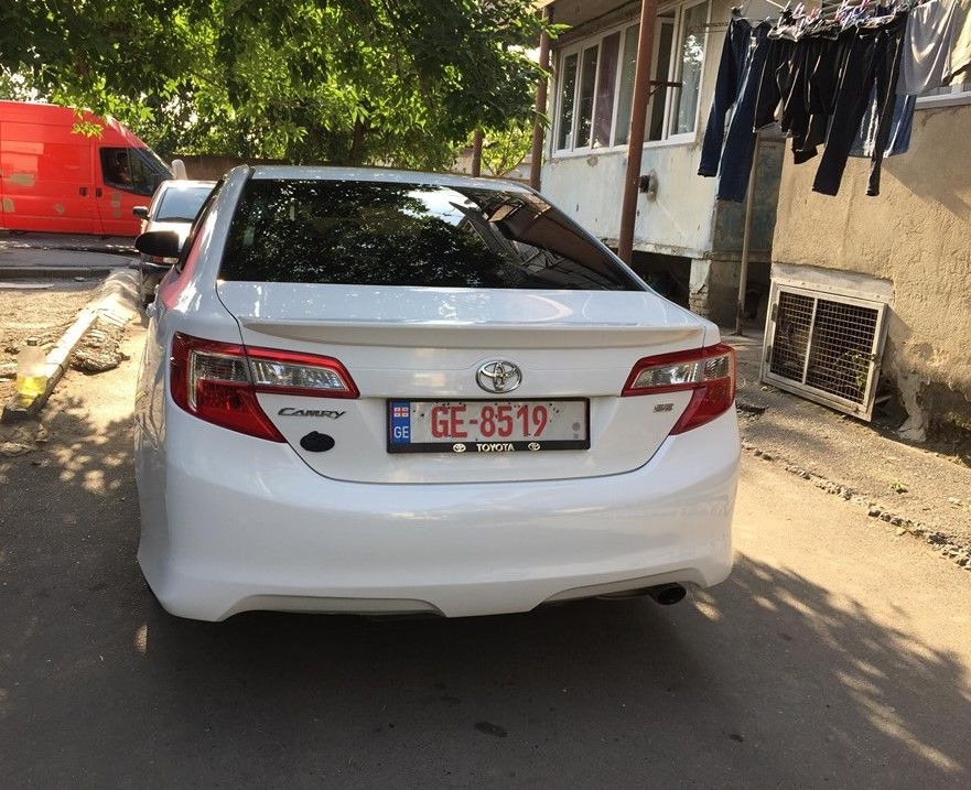 სედანი - TOYOTA