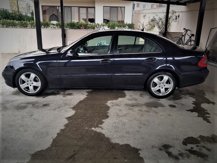 Sedan - MERCEDES-BENZ