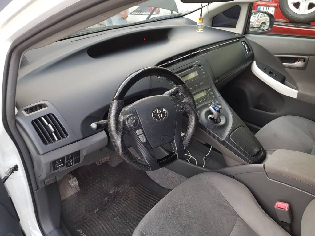 Sedan - MERCEDES-BENZ