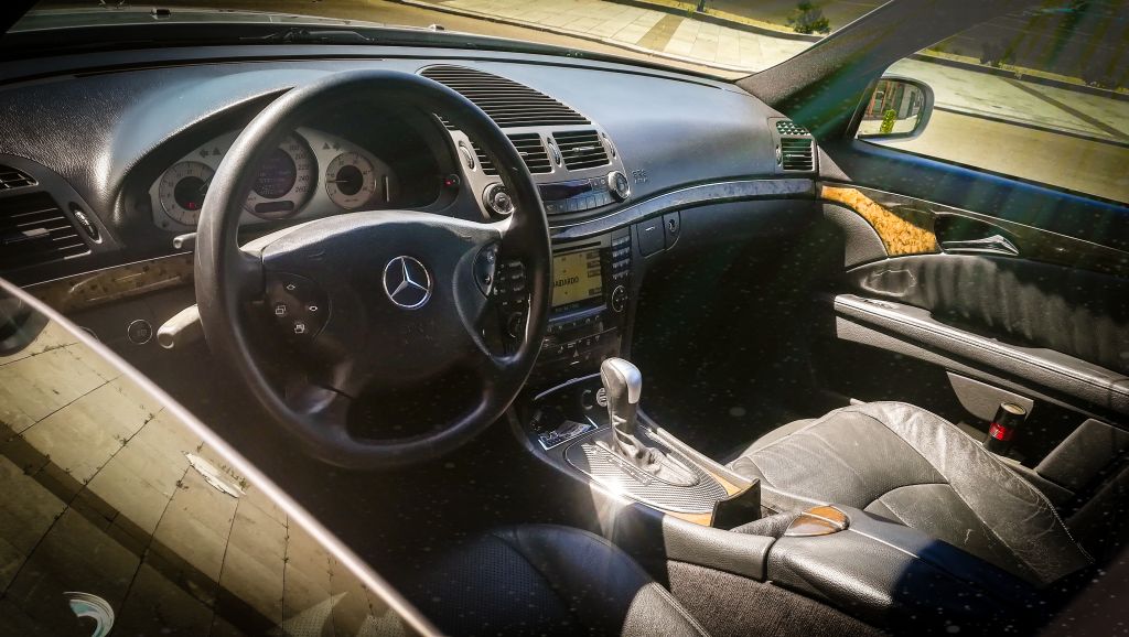 Sedan - MERCEDES-BENZ