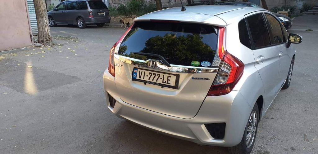 სედანი - HONDA