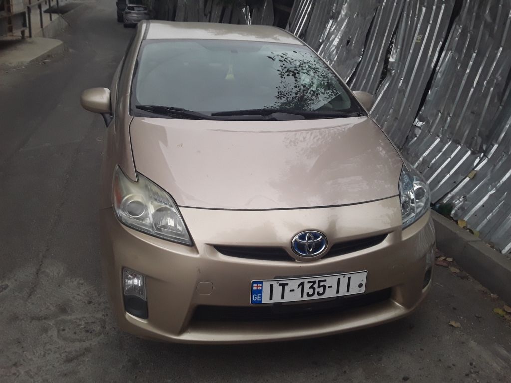 სედანი - TOYOTA