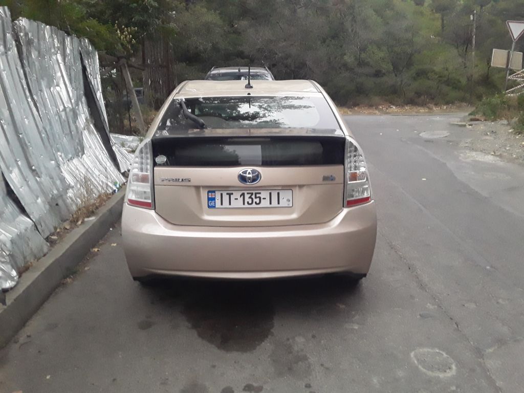 სედანი - TOYOTA