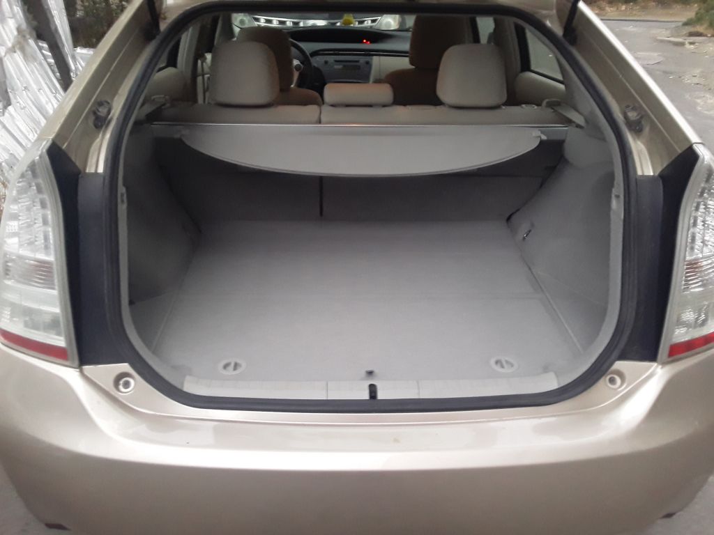 სედანი - TOYOTA