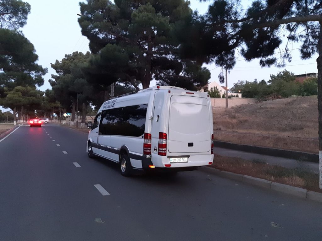 микроавтобус - MERCEDES-BENZ