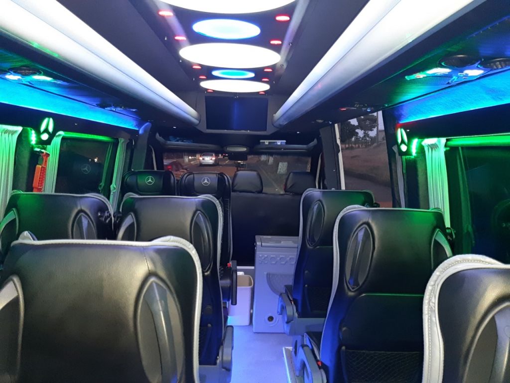 микроавтобус - MERCEDES-BENZ
