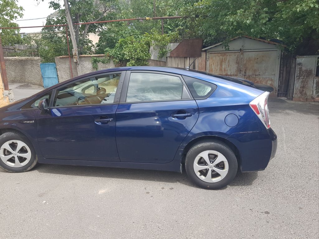 სედანი - TOYOTA