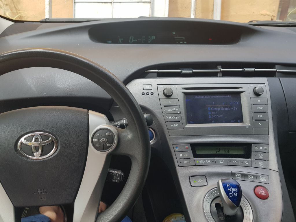 სედანი - TOYOTA