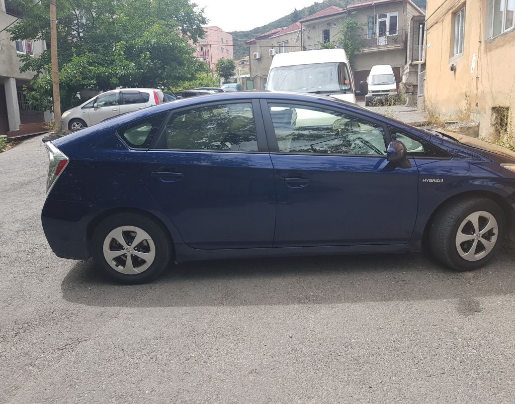 სედანი - TOYOTA