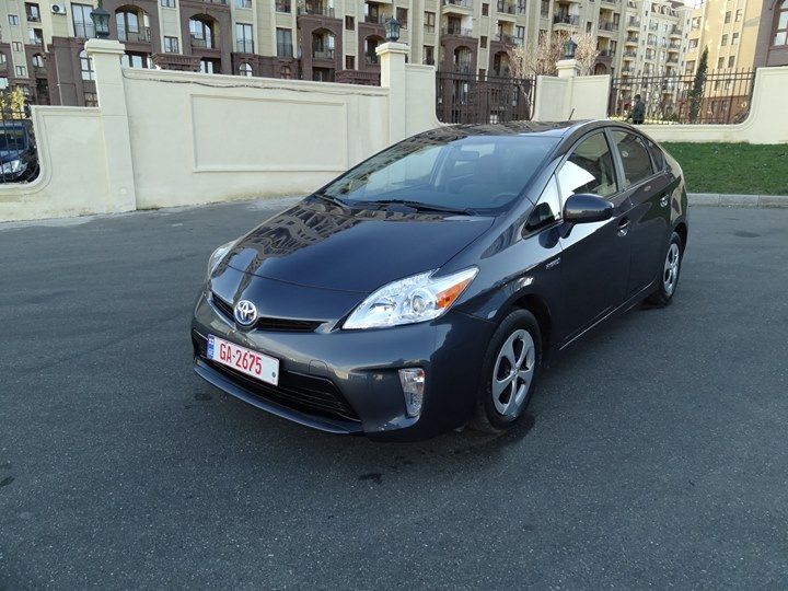 სედანი - TOYOTA