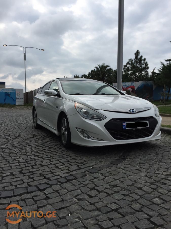 სედანი - HYUNDAI