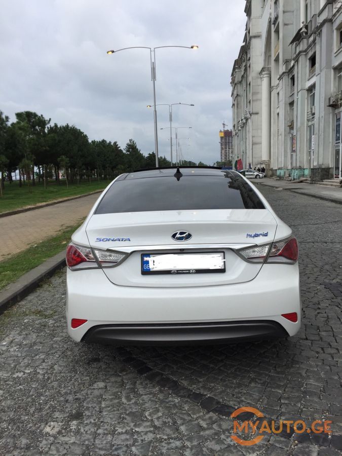 სედანი - HYUNDAI